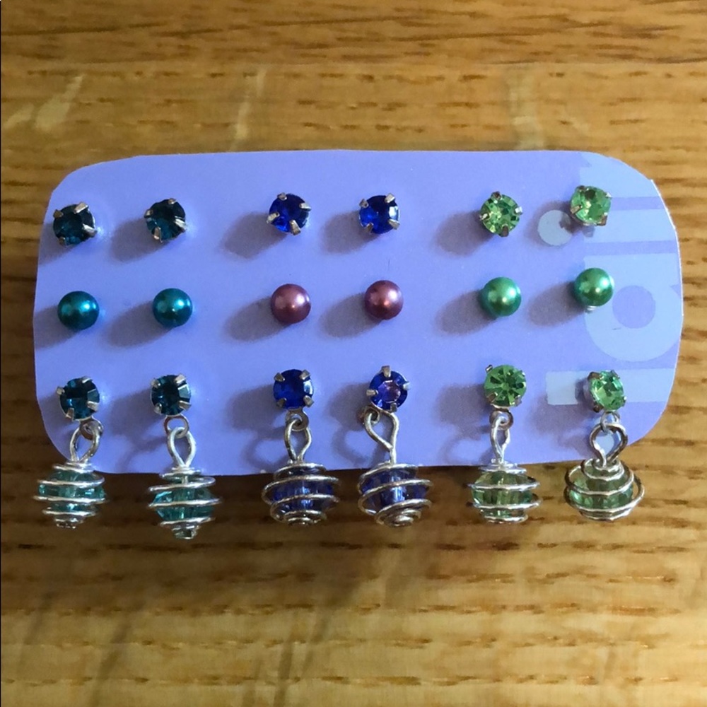 9 pairs of earrings